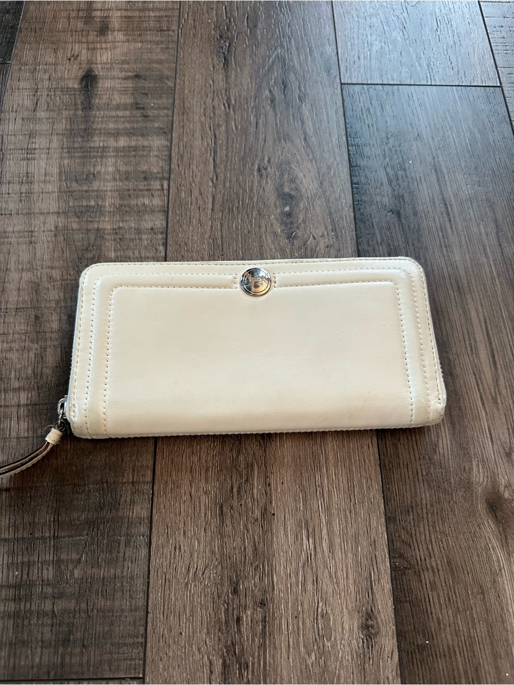 Coach Chelsea Pebbled Leather Long Multi Pocket Zip Around Wallet CREAM/IVORY